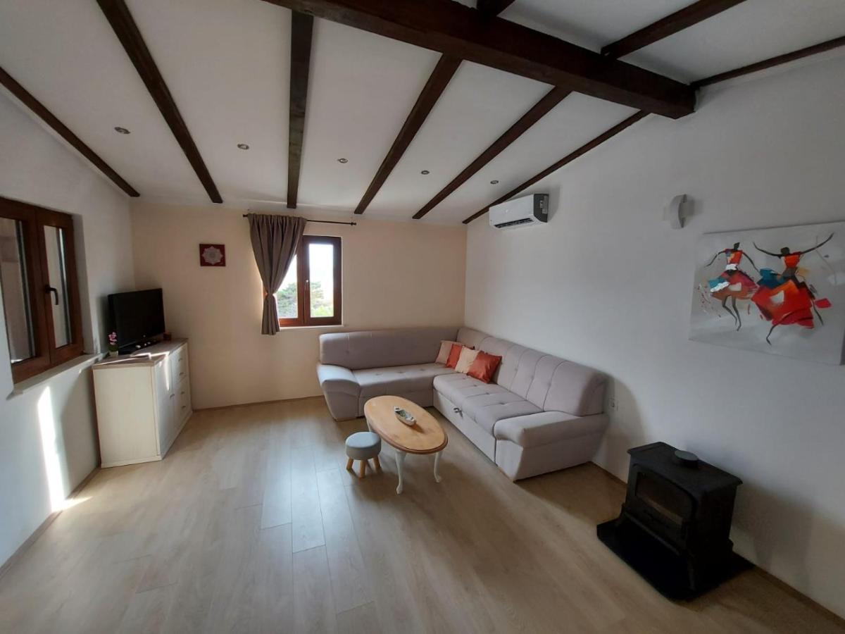 Holiday House Pag Zubovici Exterior photo