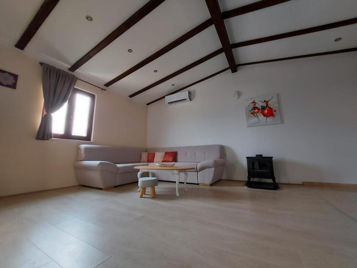 Holiday House Pag Zubovici Exterior photo