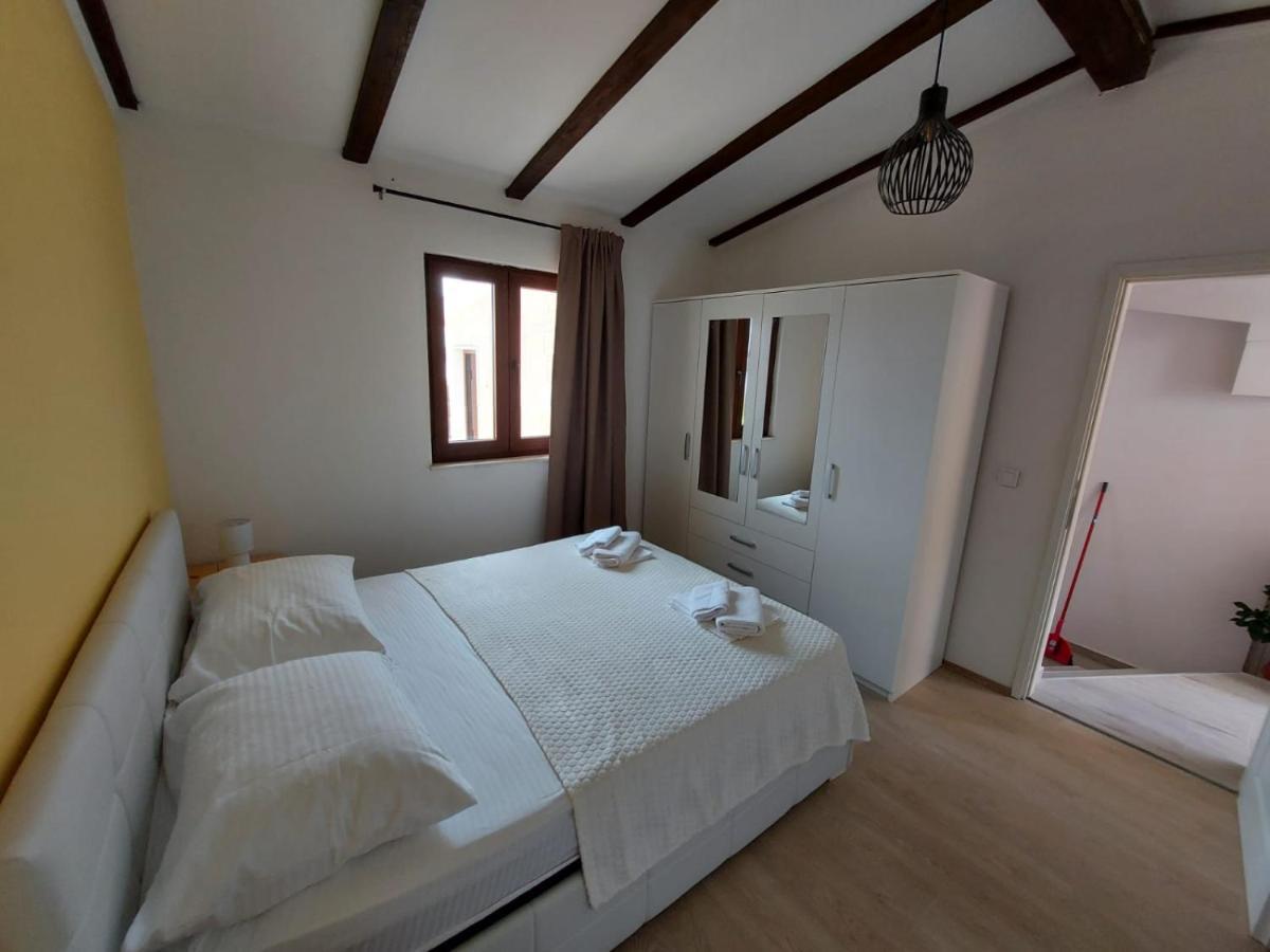 Holiday House Pag Zubovici Exterior photo