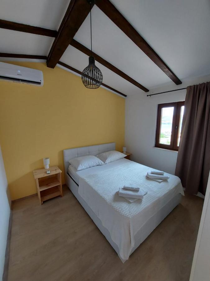 Holiday House Pag Zubovici Exterior photo