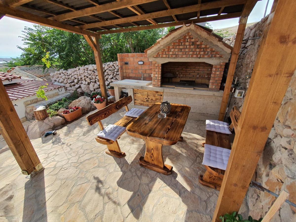 Holiday House Pag Zubovici Exterior photo