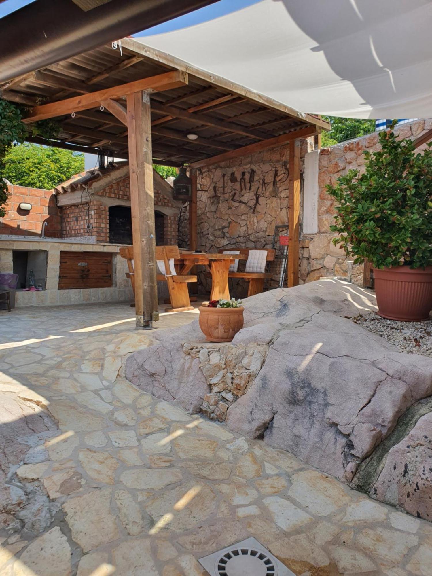 Holiday House Pag Zubovici Exterior photo